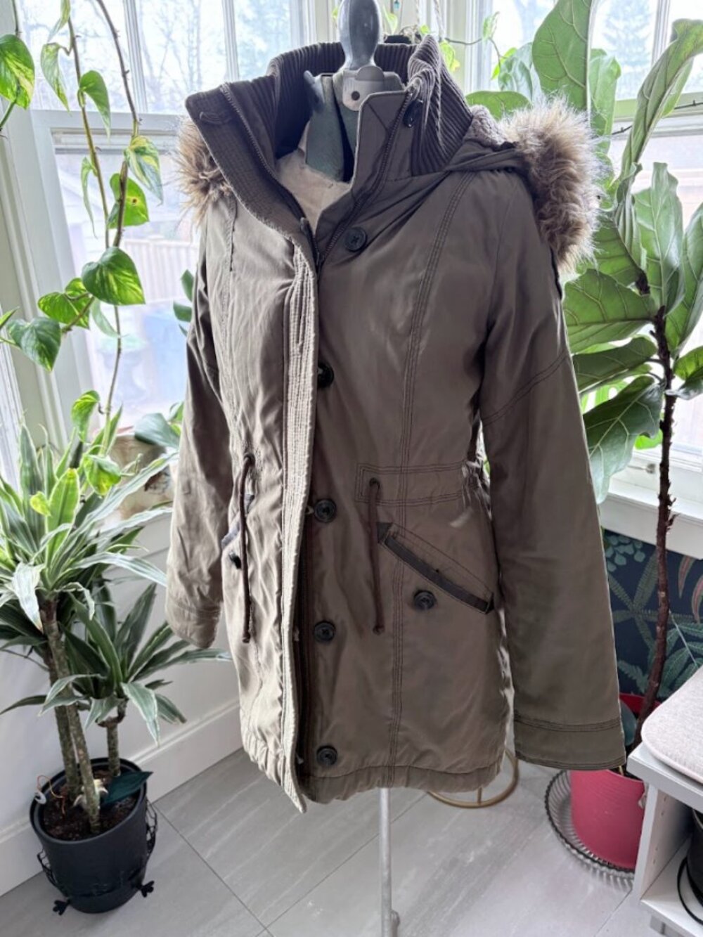 Abercrombie & Fitch Faux Fur Trim Sherpa Lined Utility Parka Jacket